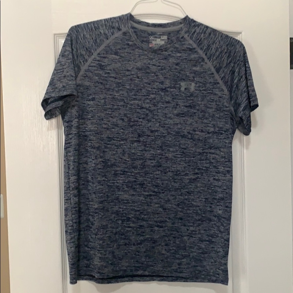 Men’s Under Armour shirt Small